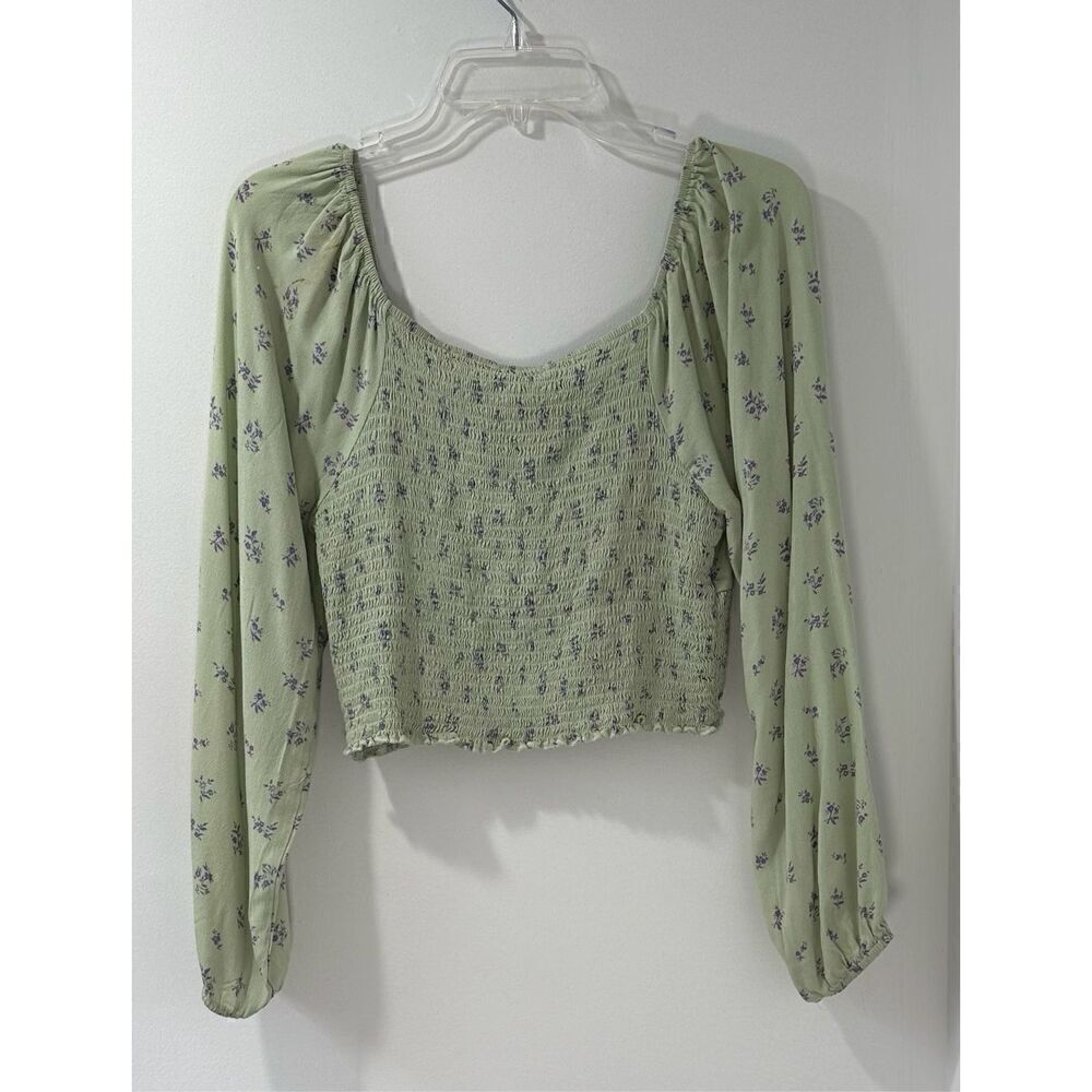 Kendall & Kylie long sleeve light green floral crop top size Large.  #32-1223 - Picture 2 of 5